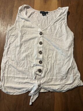 Sanctuary White Button-Front Tie-Hem Sleeveless Top